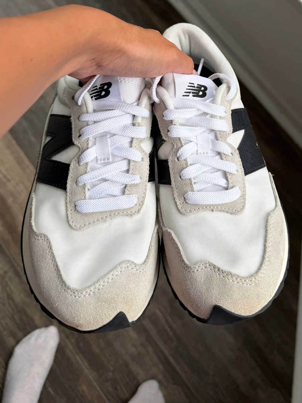 Women's 237 Retro Sneaker new balance 7
